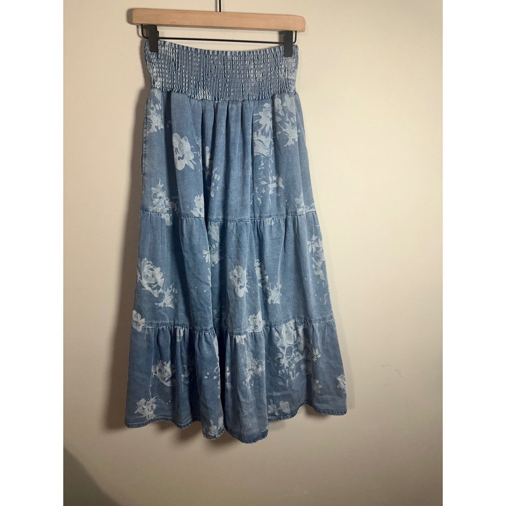 Tahari Blue Floral Smocked Chambray Tiered Maxi Skirt Small Lyocell B Flowy Boho